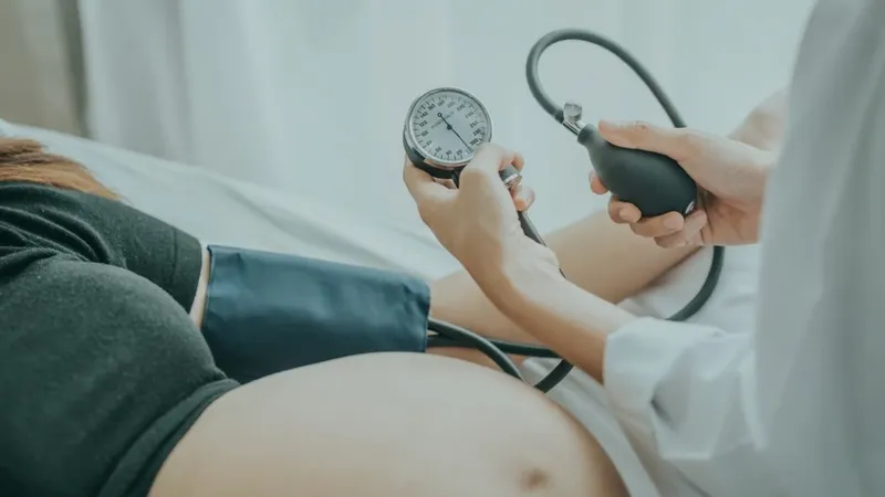 Doğum Teminatlı Tamamlayıcı Sağlık Sigortası: Nasıl Çalışır, Fiyatları ve Avantajları